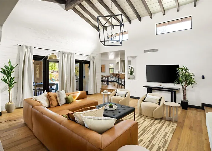 Holiday home Luxury Family Getaway Pool Games Sauna Scottsdale