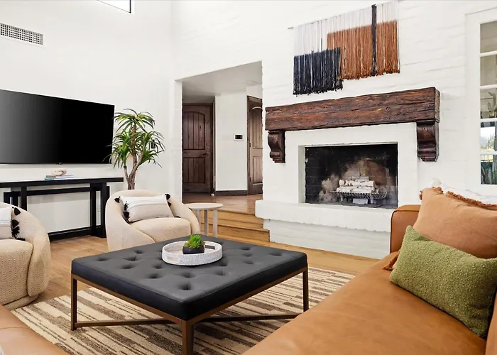Holiday home Luxury Family Getaway Pool Games Sauna Scottsdale
