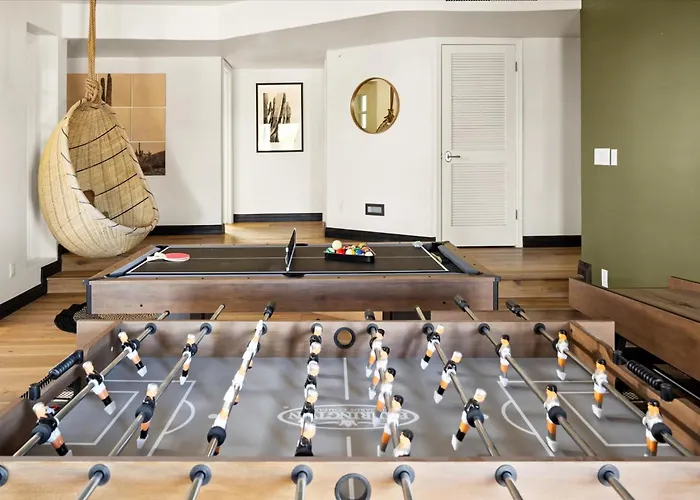 Luxury Family Getaway Pool Games Sauna Scottsdale