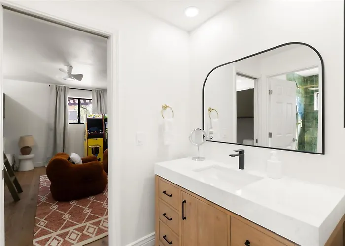 Holiday home Luxury Family Getaway Pool Games Sauna Scottsdale