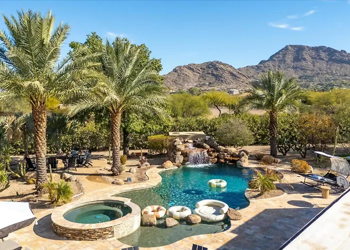 Holiday home Luxury Family Getaway Pool Games Sauna Scottsdale