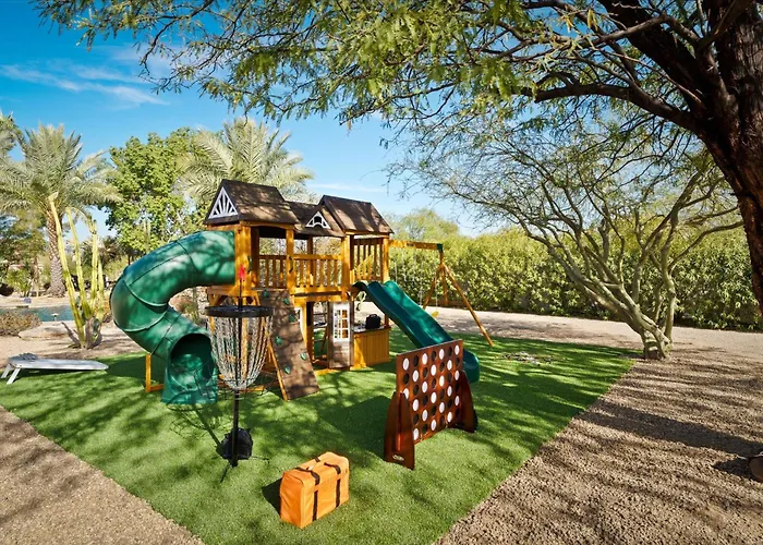 Holiday home Luxury Family Getaway Pool Games Sauna Scottsdale
